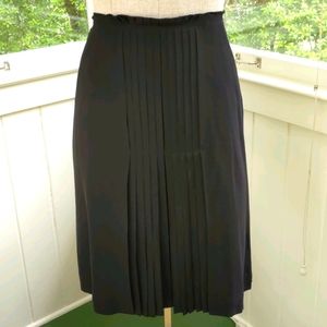 Tory Burch Pleated Black Silk Chiffon Skirt. Size 6